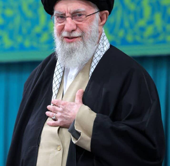 رہبر معظم انقلاب اسلامی:حقیقی پیشرفت تک پہنچنے کے لئے امید کی نگاہ اور پیہم تلاش و جدوجہد کی ضرورت ہے